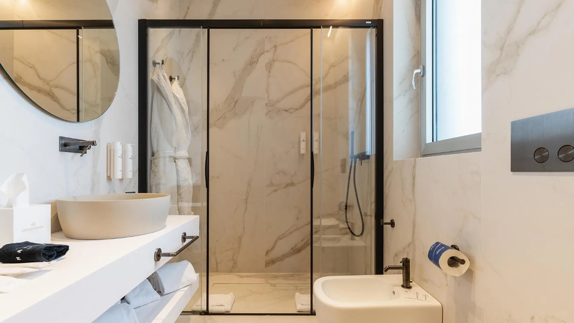 Green Park Penthouse Suite & Pool - Heated Pool - Bari Bed & Breakfast