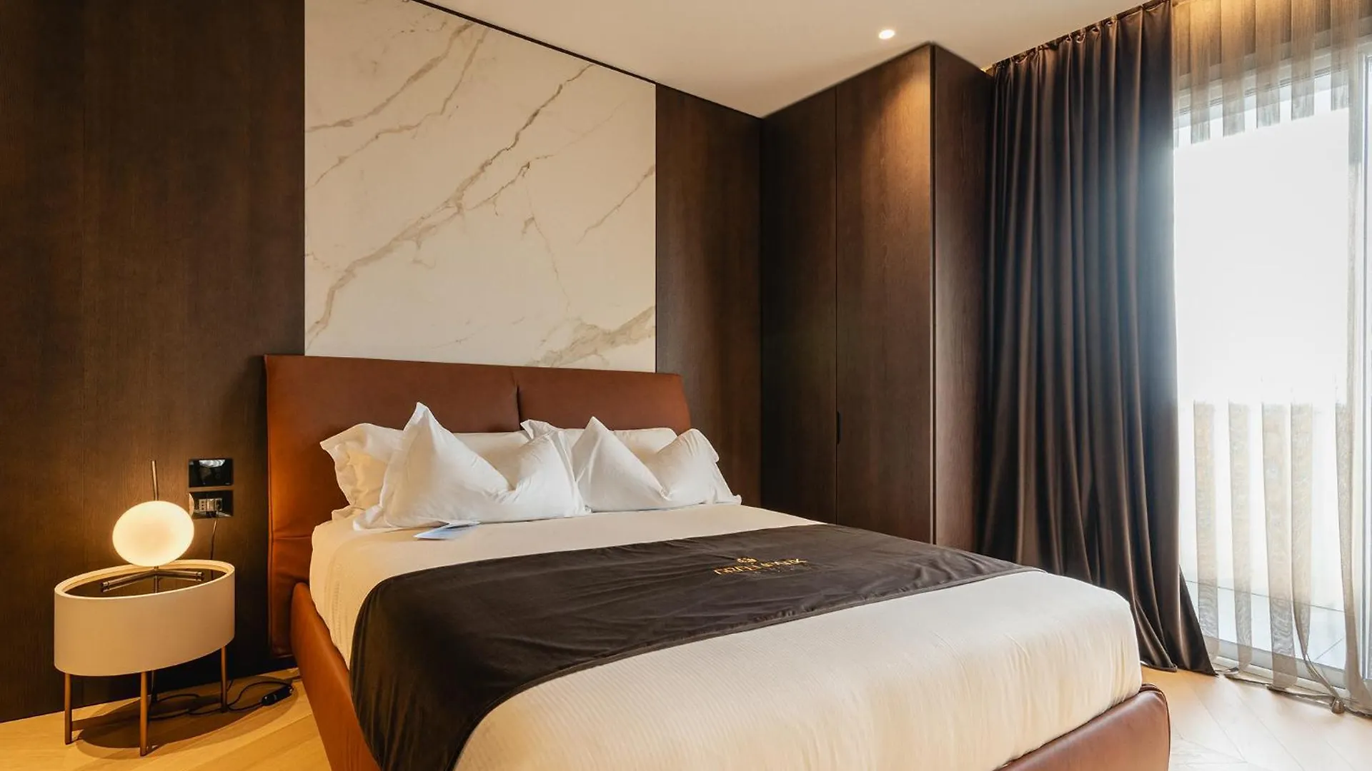Green Park Penthouse Suite & Pool - Heated Pool - Bari