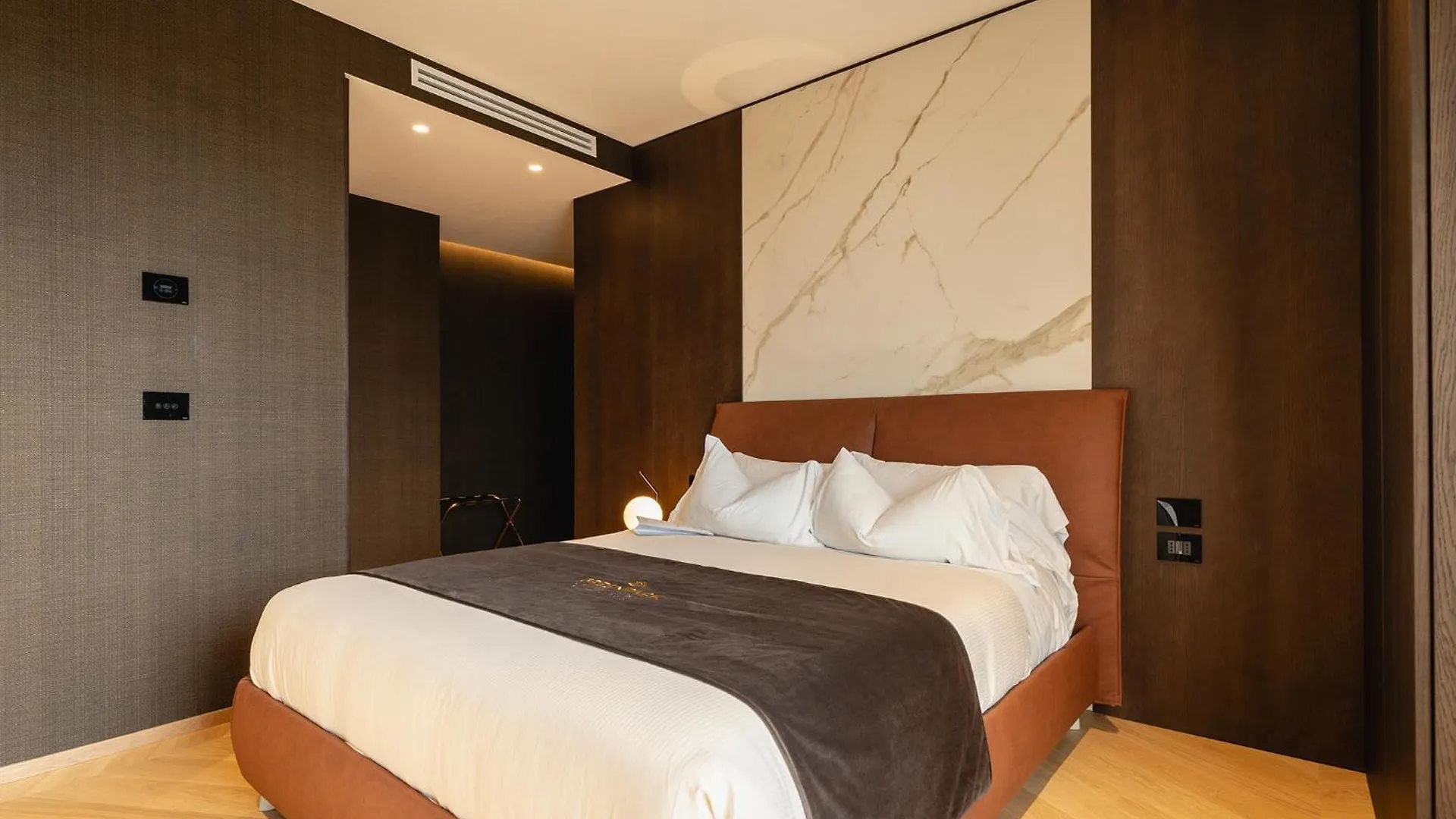 Green Park Penthouse Suite & Pool - Heated Pool - Bari