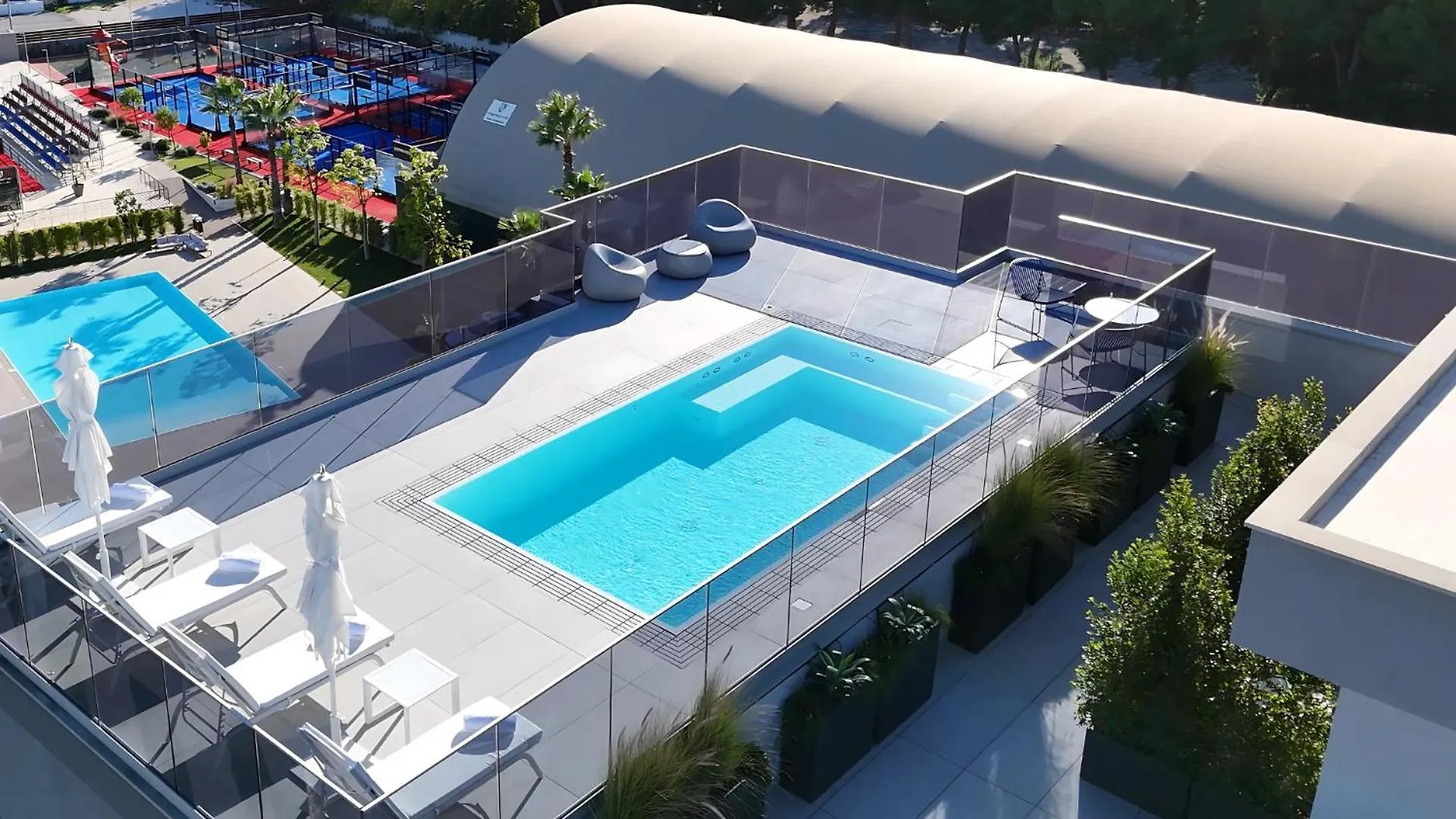 Green Park Penthouse Suite & Pool - Heated Pool - Bari
