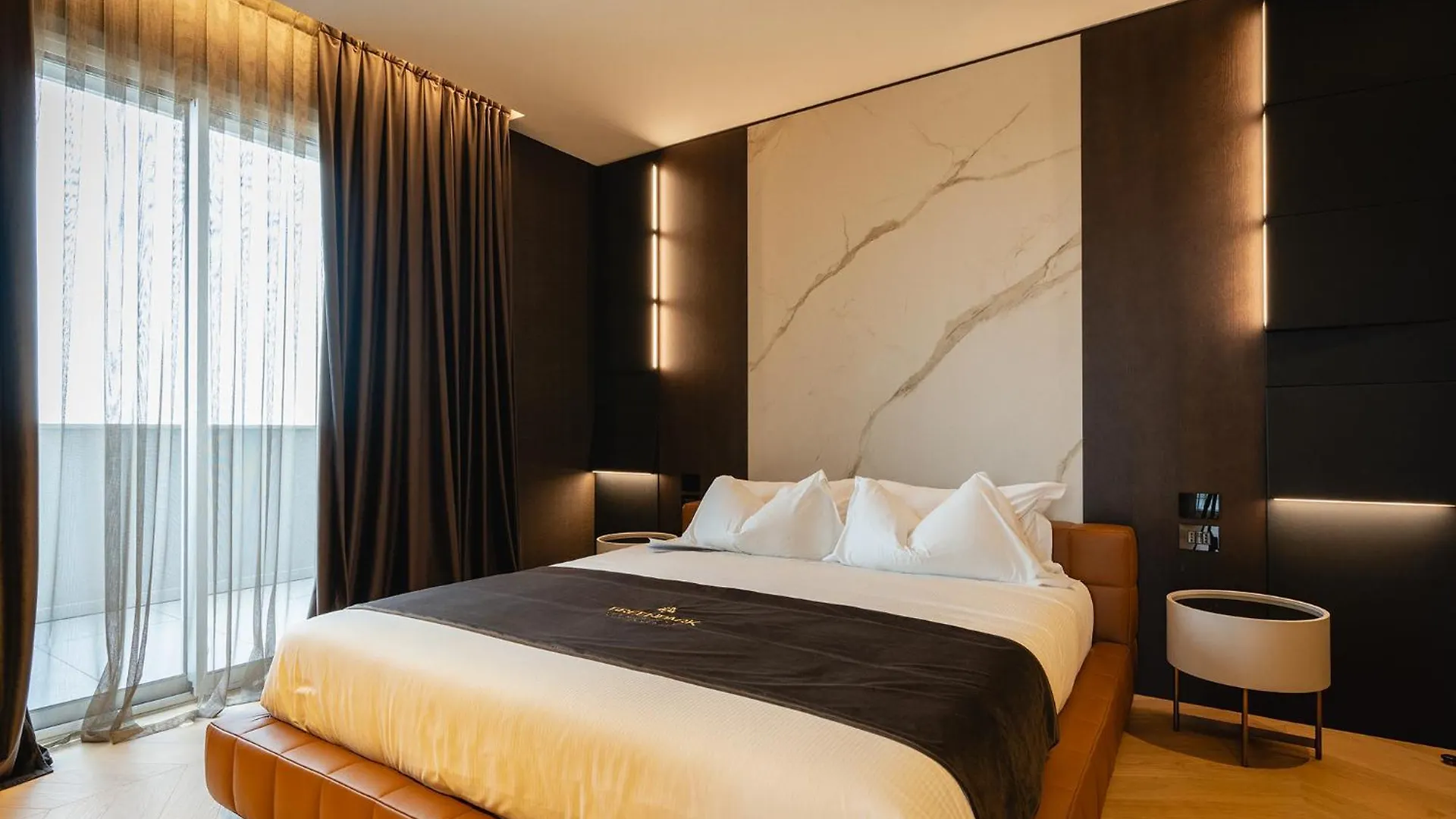 Green Park Penthouse Suite & Pool - Heated Pool - Bari Italy