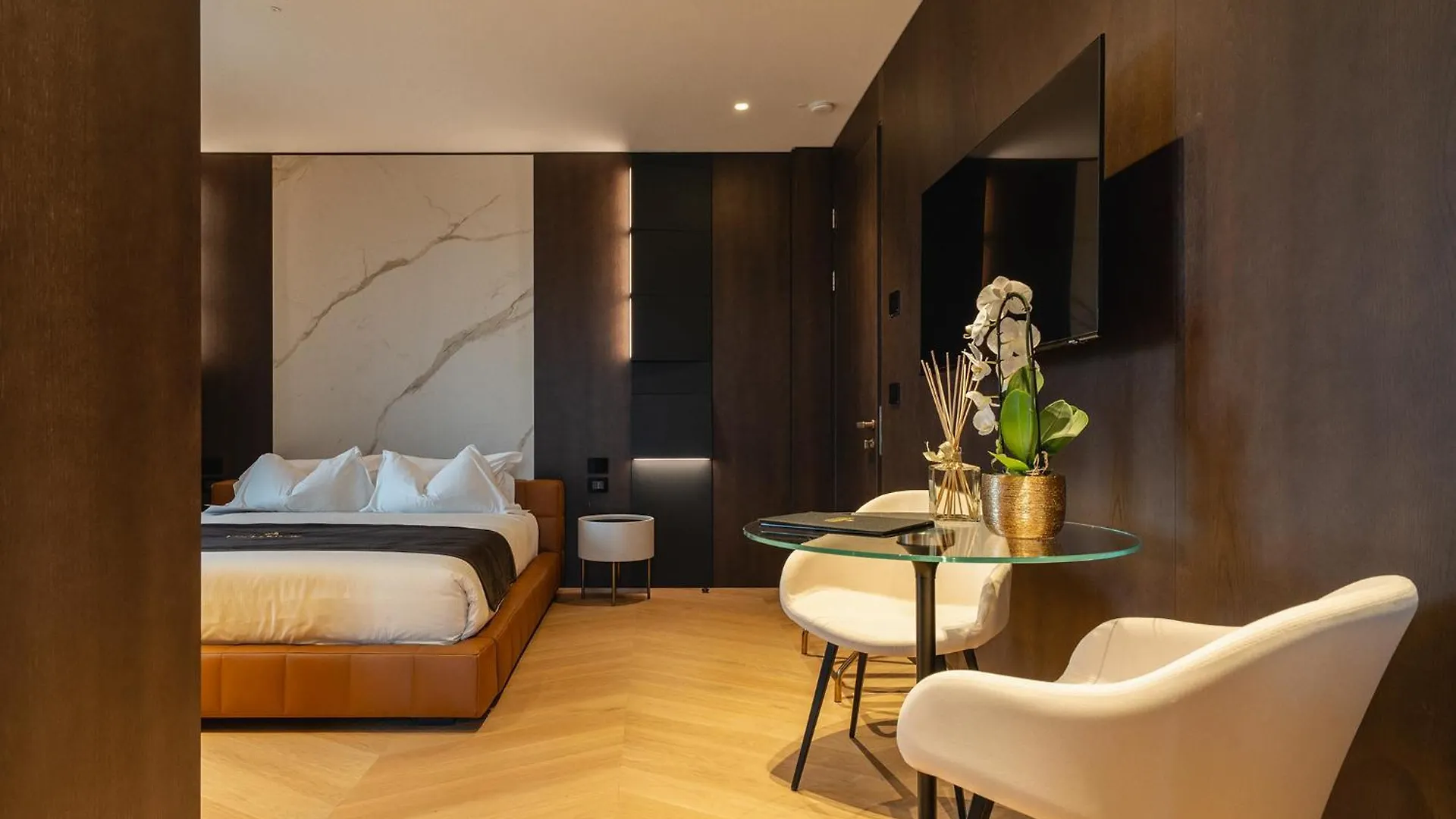 Green Park Penthouse Suite & Pool - Heated Pool - Bari 0*,  Italy