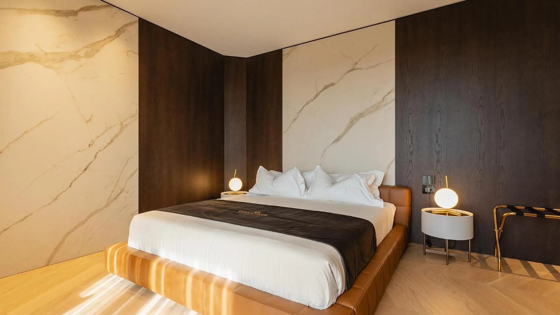 Green Park Penthouse Suite & Pool - Heated Pool - Bari