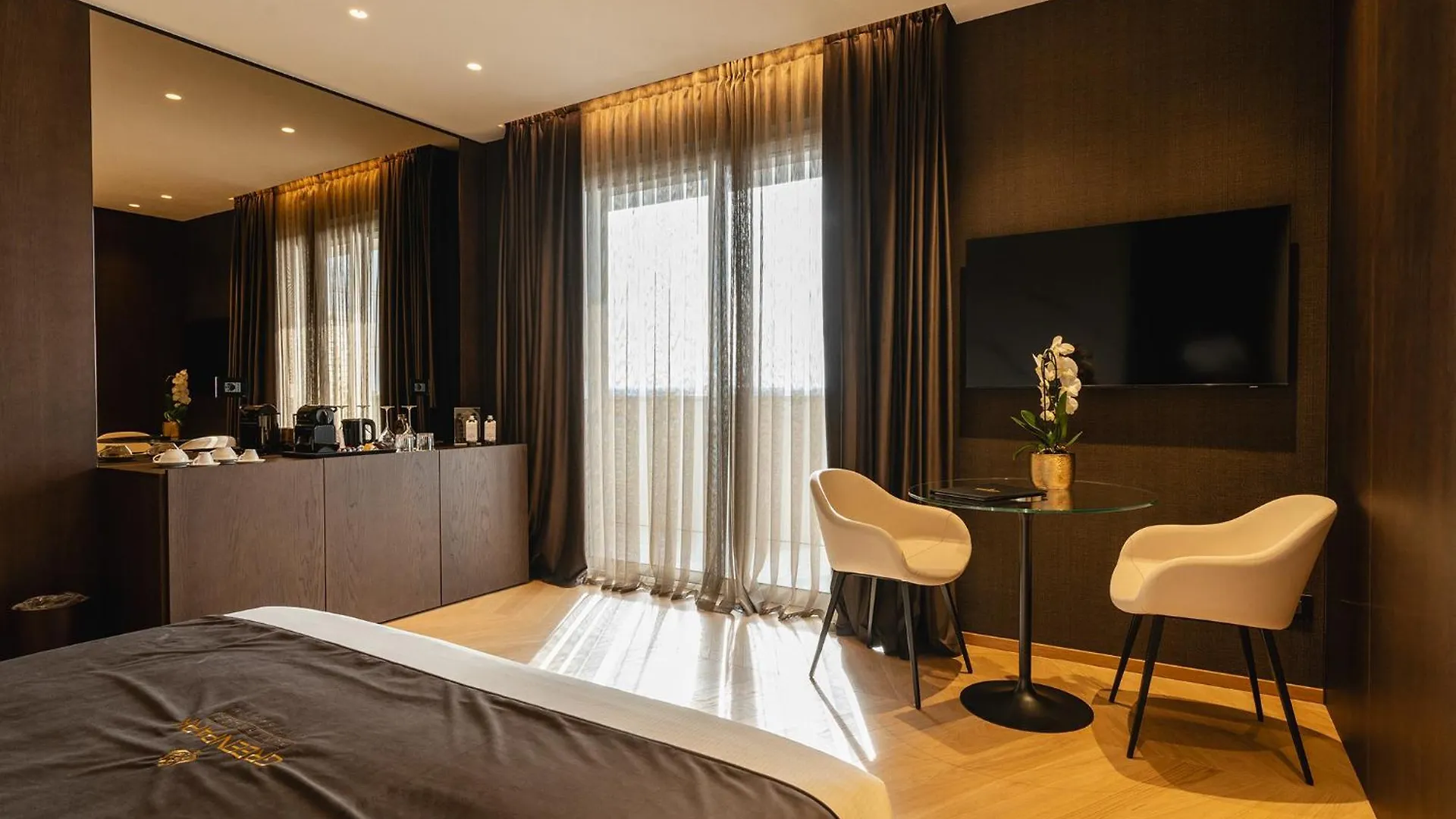 Green Park Penthouse Suite & Pool - Heated Pool - Bari Italy