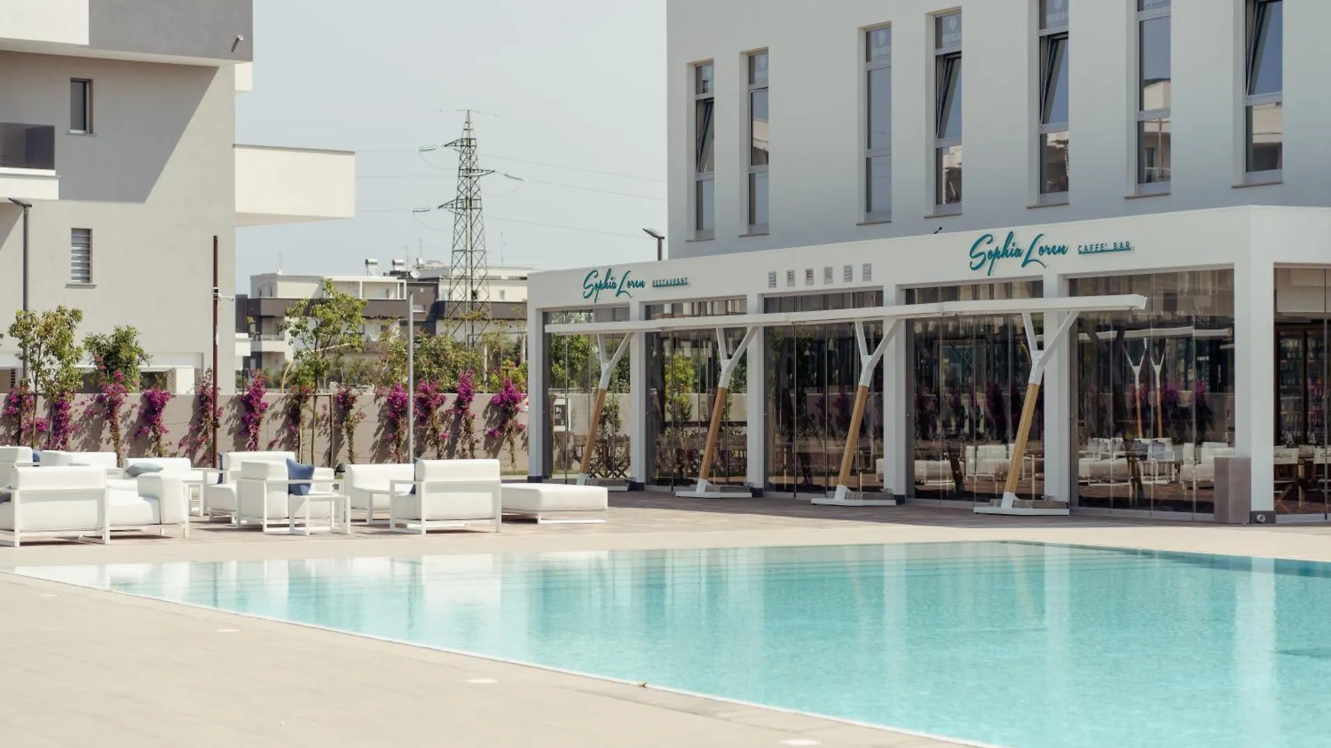 Green Park Penthouse Suite & Pool - Heated Pool - Bari Bed & Breakfast